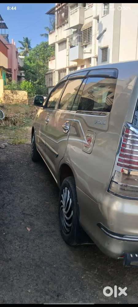 Toyota Innova Crysta 2009 Edition