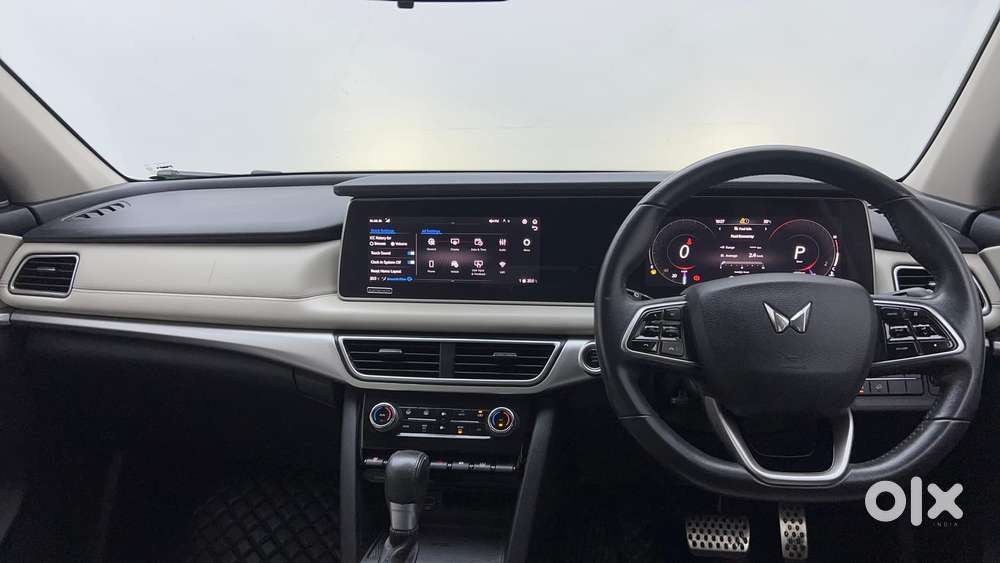 Mahindra Xuv700 2.0 Ax 7 Petrol At Luxury Pack Str, 2023, Petrol
