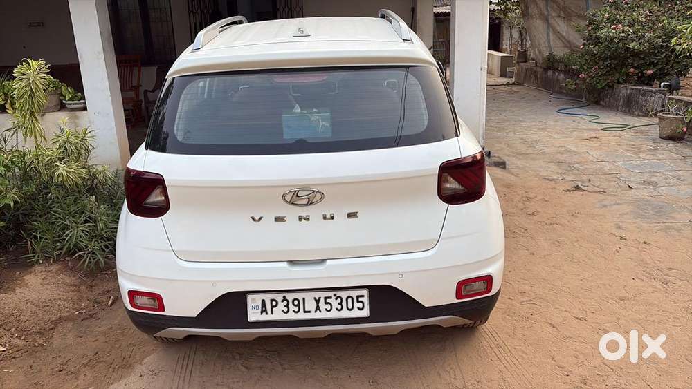 Hyundai Venue 2021 Petrol Good Condition