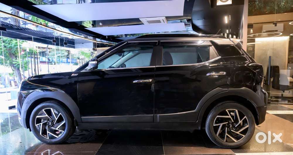 Mahindra Xuv 3xo Ax7l 1.2 Petrol At (pg), 2024, Petrol