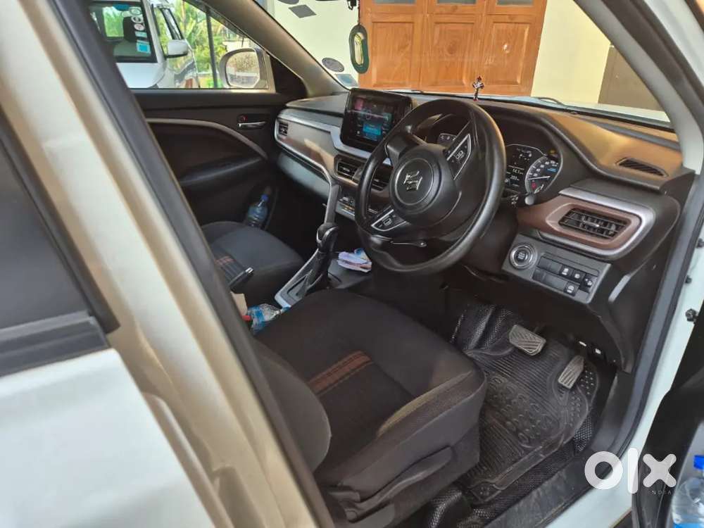 Maruti Breeza Zxi Smart Hybrid Automatic 2023 September