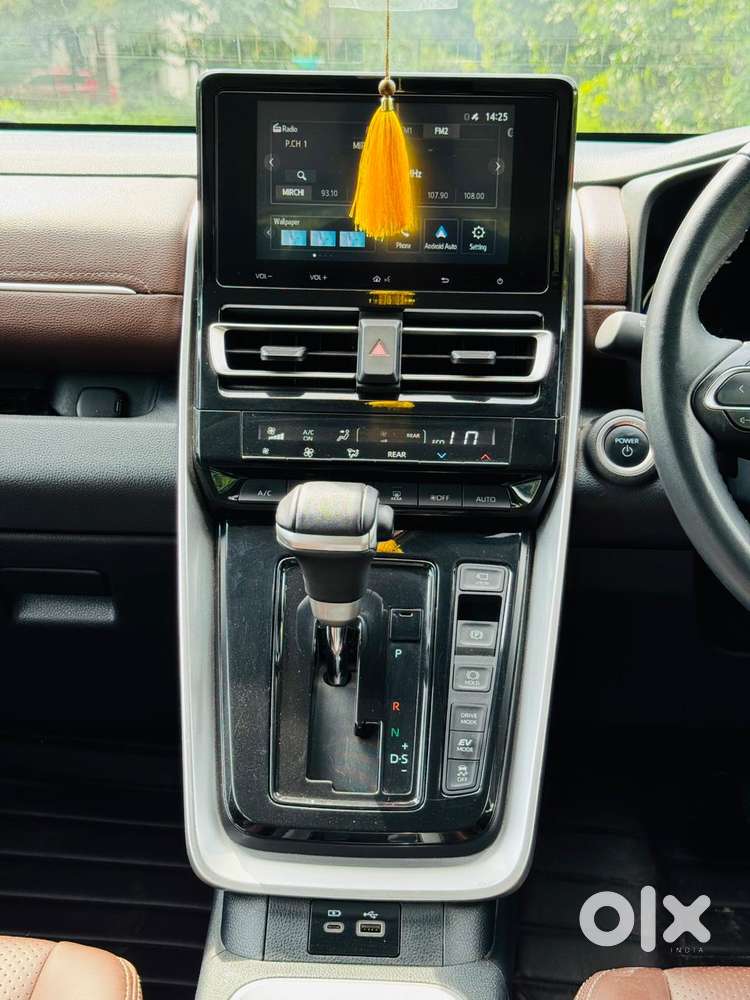 Toyota Innova Hycross 2.0 Vx Hybrid 7 Str, 2023, Petrol