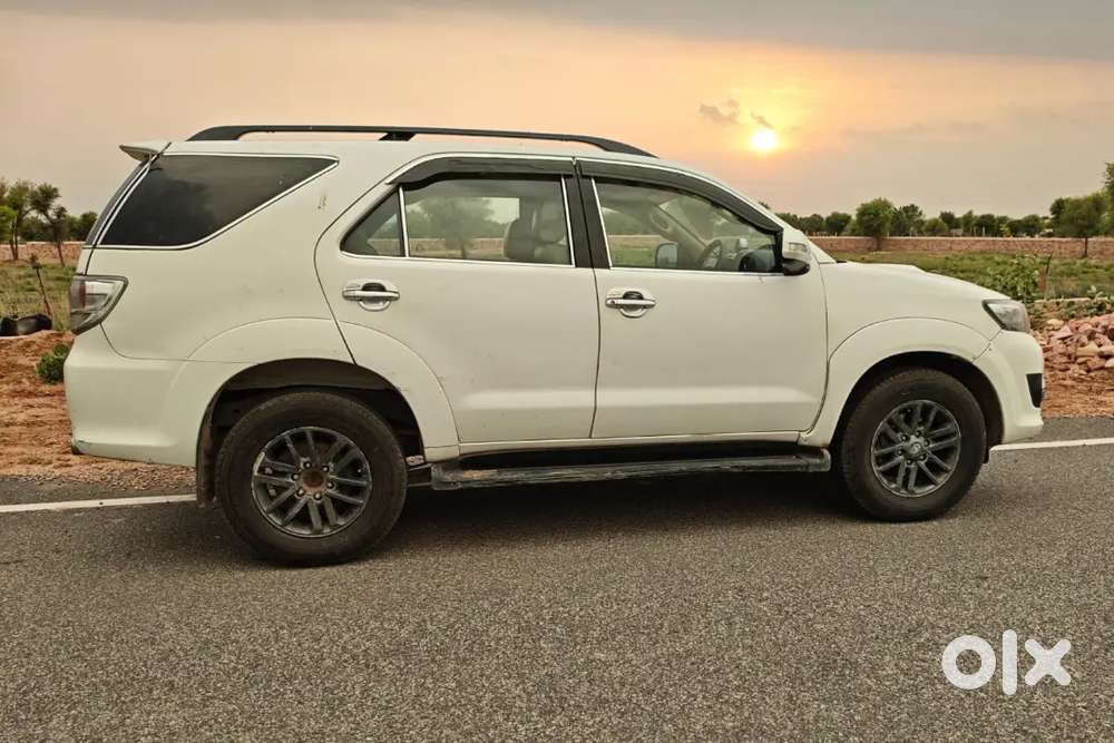 Toyota Fortuner 2011 Diesel 4x4 Best Selling Suv