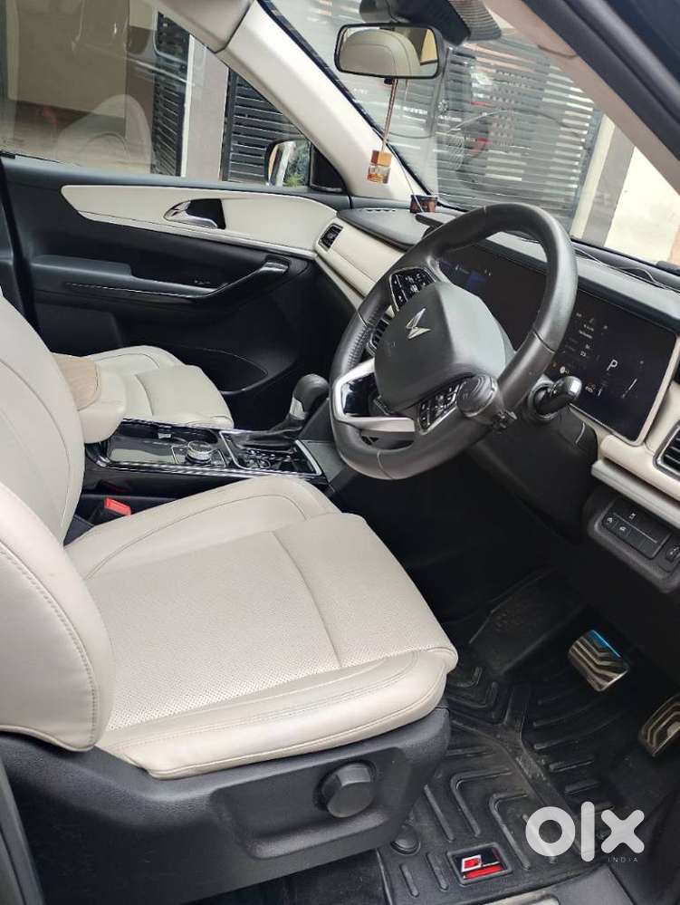 Mahindra Xuv700 2.2 Ax 7 Diesel At Str, 2024, Diesel