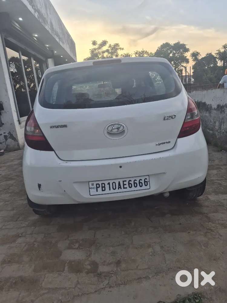 Hyundai New I20 2012 Diesel 96000 Km Driven