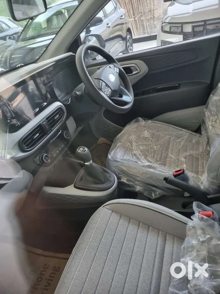 Hyundai Grand I10 Nios 2025 Showroom Piece