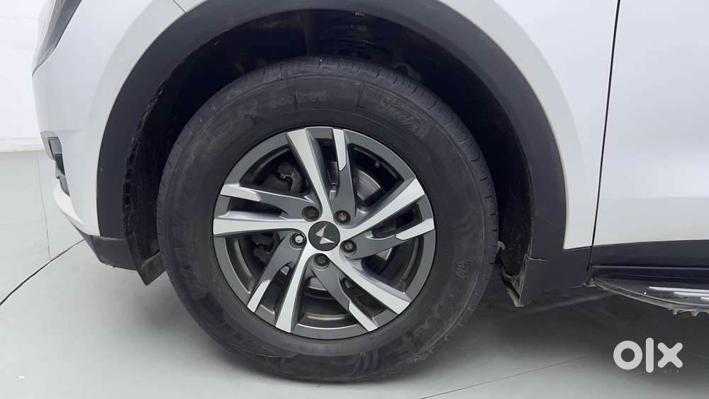 Mahindra Xuv700 2.2 Ax 5 Diesel At Str, 2023, Diesel