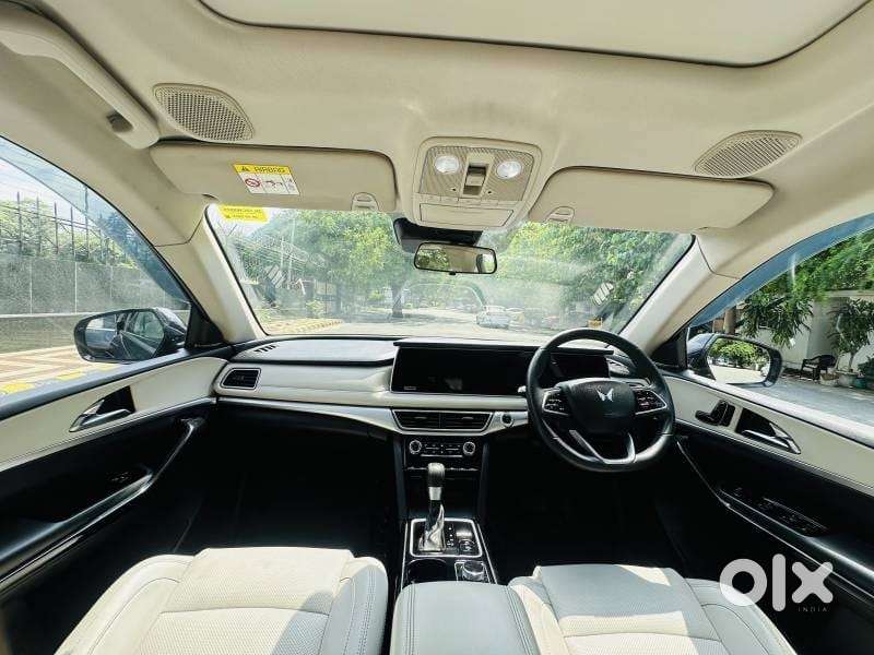 Mahindra Xuv700 2.2 Ax 7 Diesel At Str, 2023, Diesel