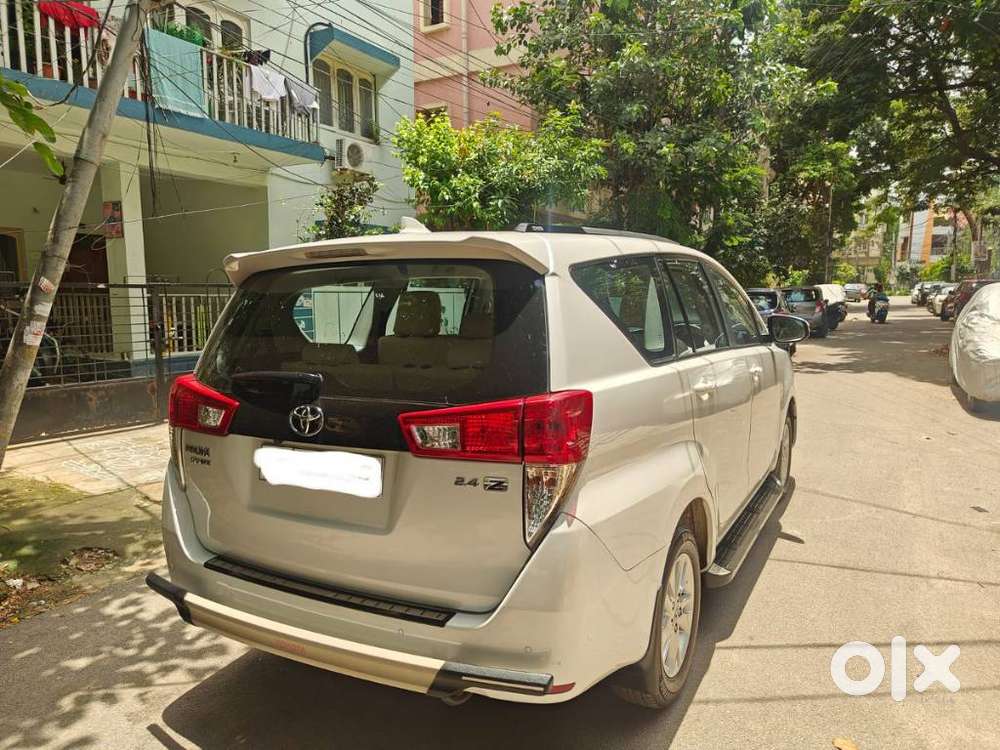 Toyota Innova Crysta 2.4 G Mt 8s, 2024, Diesel