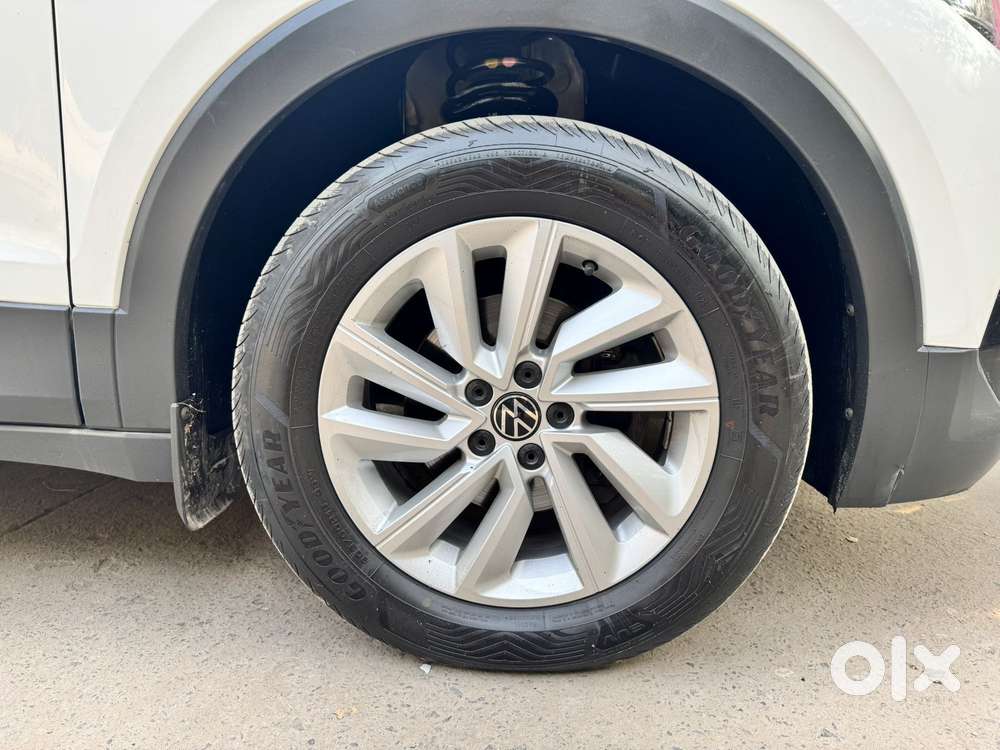 Volkswagen Taigun 1.0 Tsi Highline At, 2022, Petrol