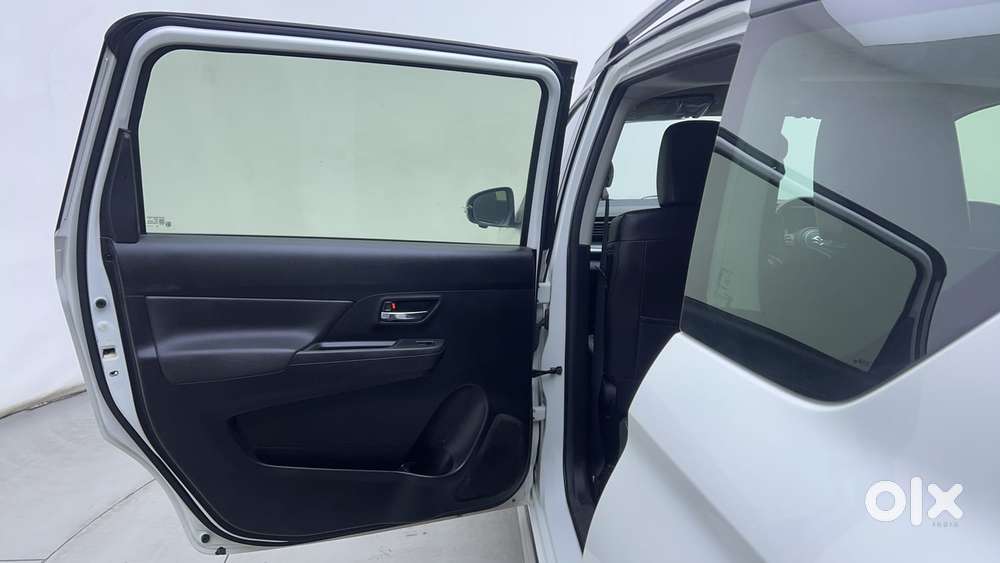 Maruti Suzuki Xl6 1.5 Alpha Plus Mt, 2022, Petrol