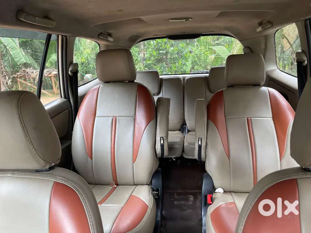 Toyota Innova 2015