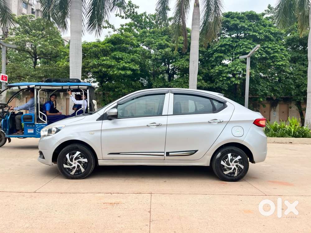 Tata Tigor Xe, 2018, Petrol