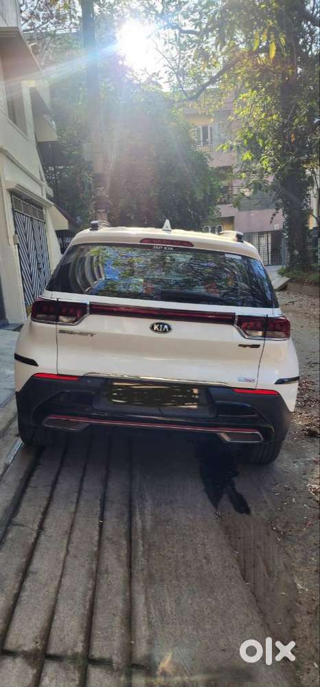 Kia Sonet 2021 Gtx Imt , White Monotone, With Sunroof, Accessories