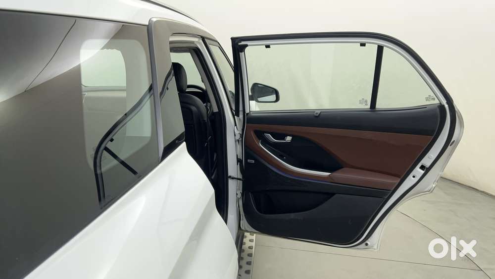 Hyundai Alcazar 2.0 Signature (o) Petrol At 6 Str, 2022, Petrol