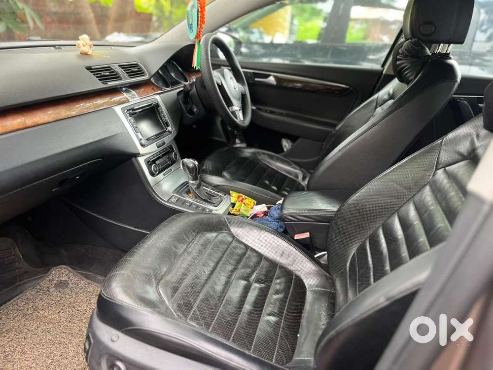 Volkswagen Passat 2011 Diesel 130000 Km Driven
