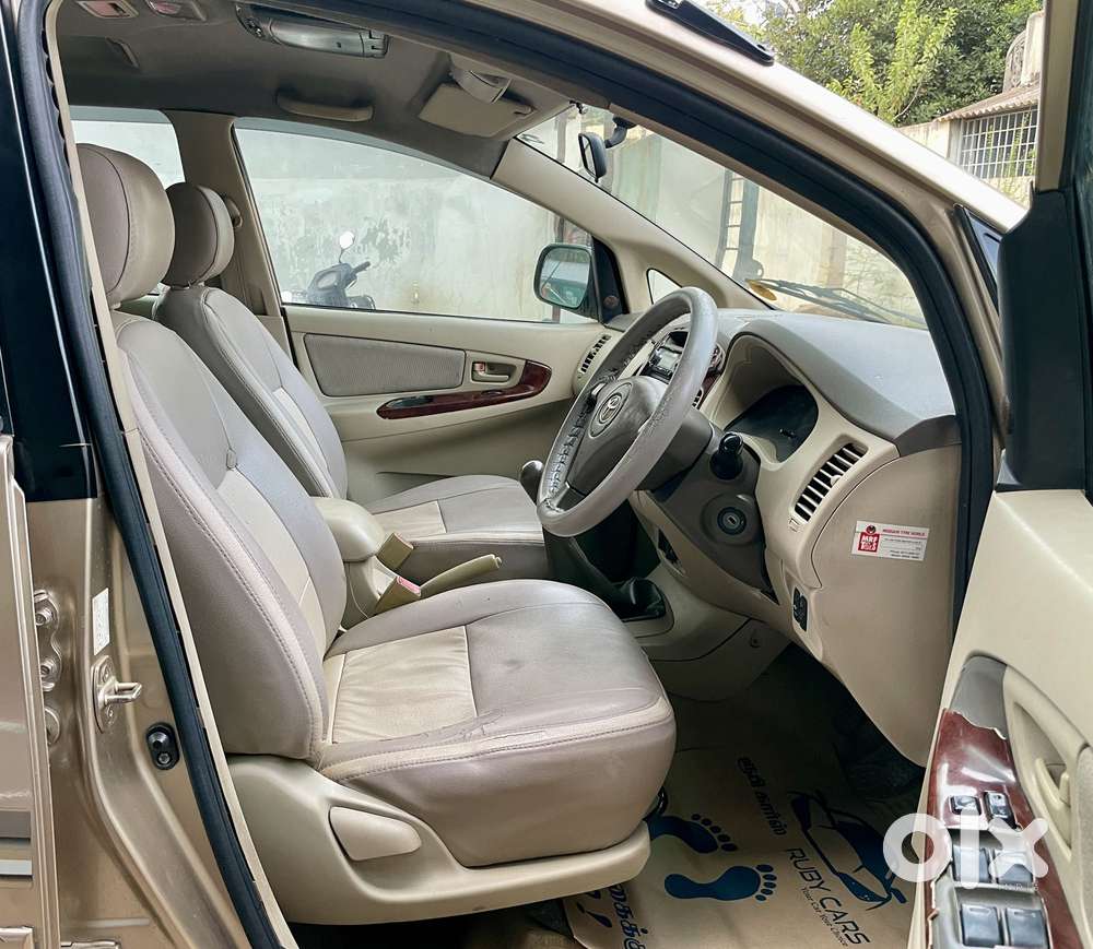 Toyota Innova 2.5 G4 Diesel 8-seater, 2006, Diesel