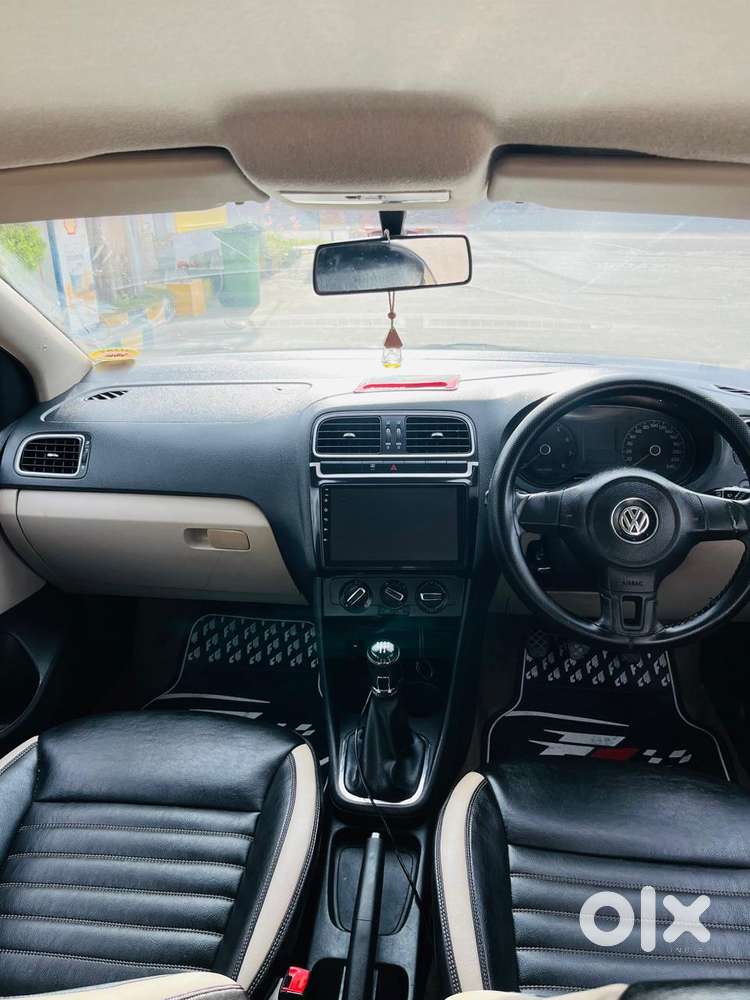 Volkswagen Polo Petrol Highline 1.6l, 2013, Petrol
