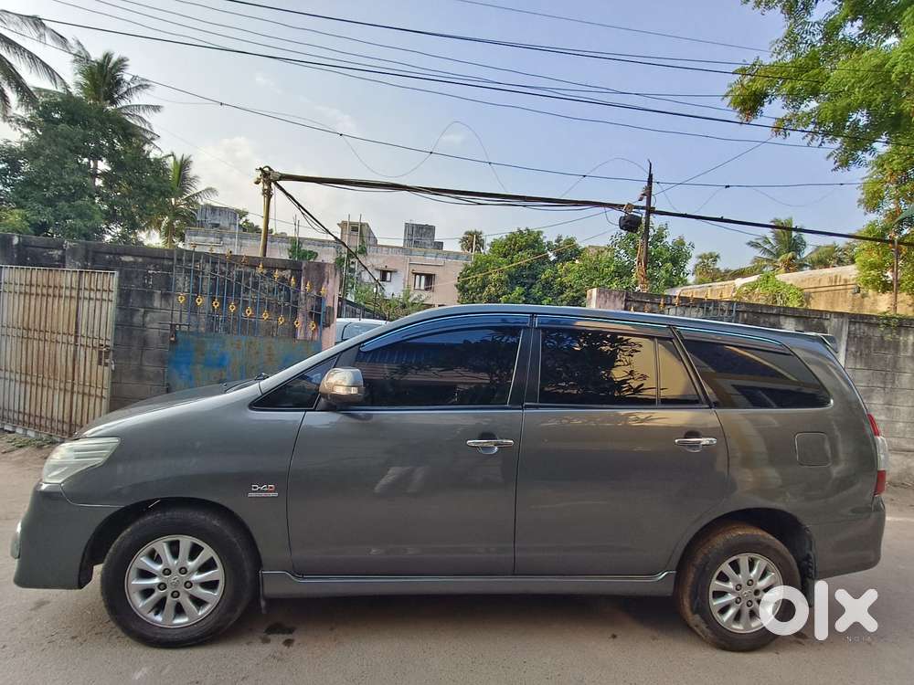 Toyota Innova 2.5 V 8 Str, 2014, Diesel