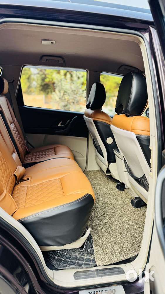 Mahindra Xuv500 W8, 2016