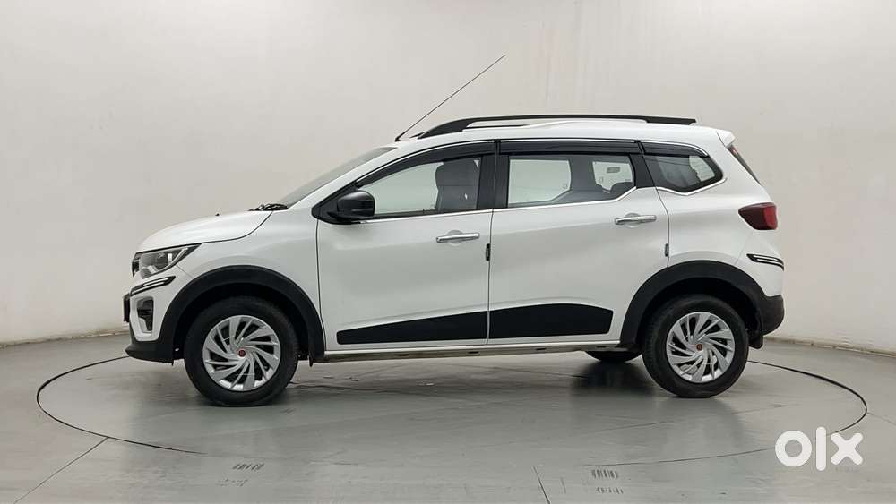 Renault Triber Rxz, 2023, Petrol