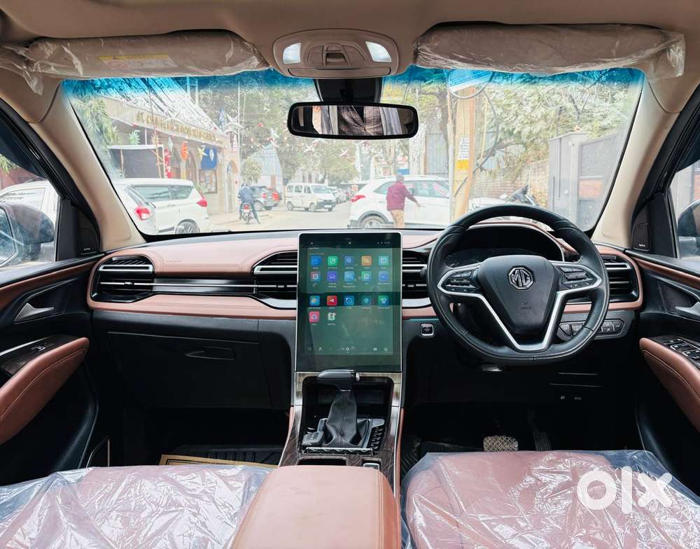 Mg Hector Plus Sharp Pro 1.5 Turbo Petrol Cvt 7 Str, 2023, Petrol