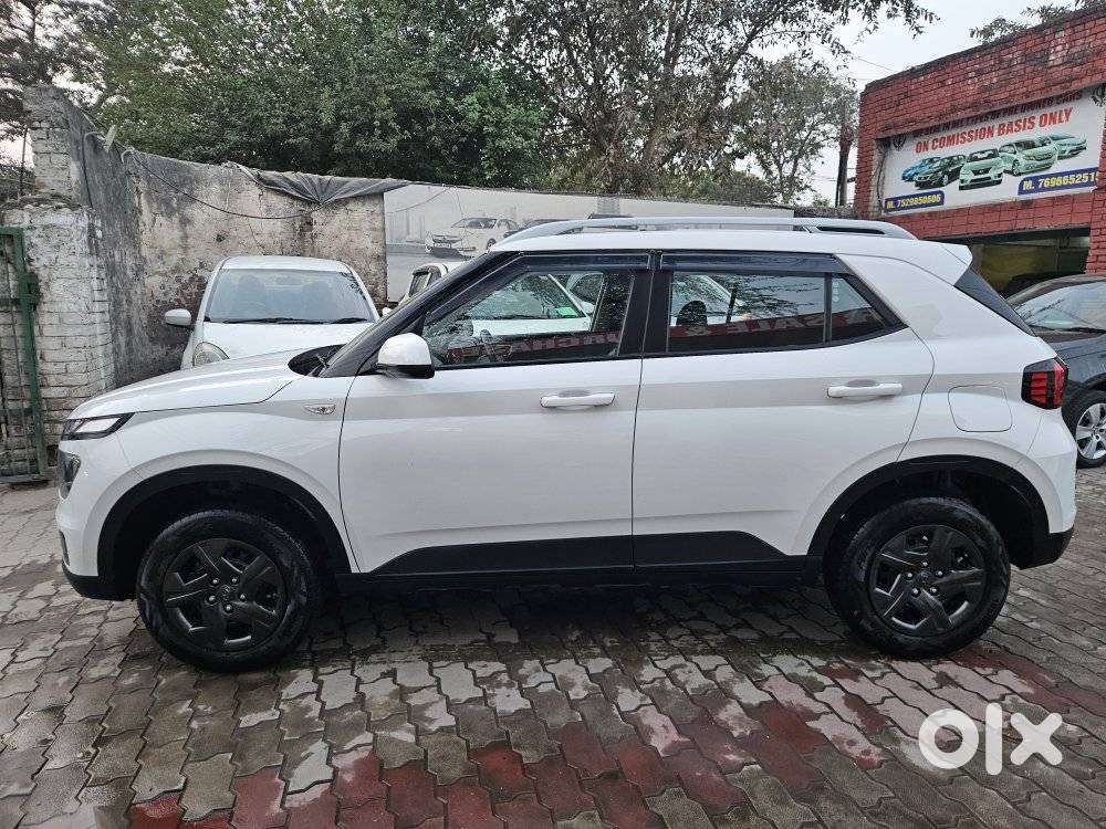 Hyundai Venue S Plus Mt 1.2 Kappa, 2025, Petrol