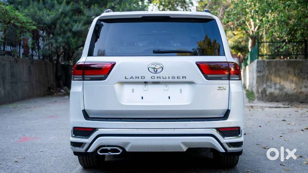 Toyota Land Cruiser Vxr V8 Petrol, 2025, Petrol