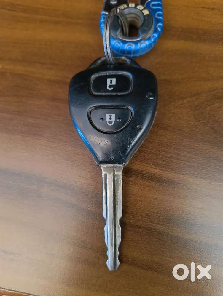 Toyota Innova 2015 Diesel 190000 Km Driven