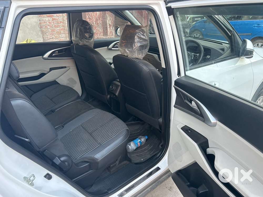 Kia Carens Petrol Manual 2023 Car