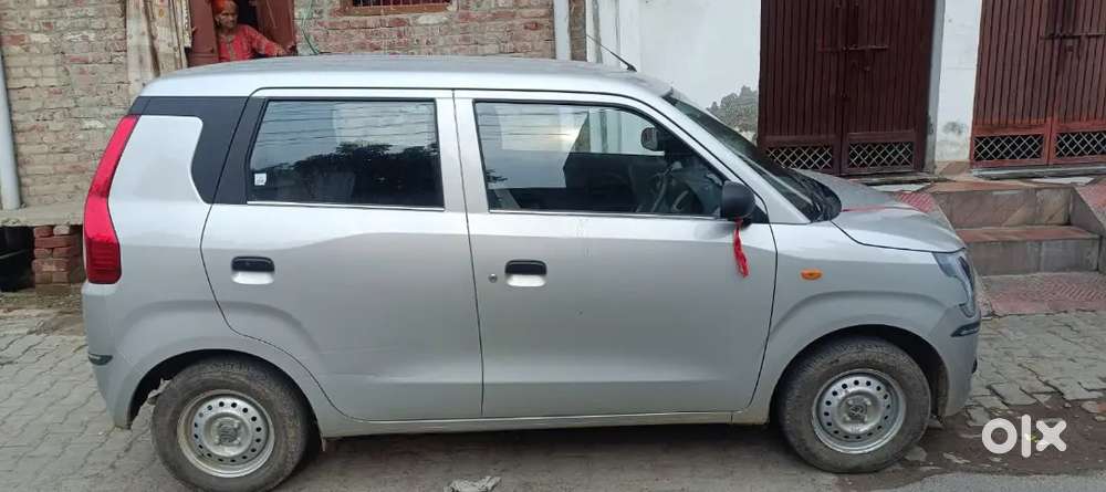 New. Gaadi H 20 Din Purani Only Ertica Lena H