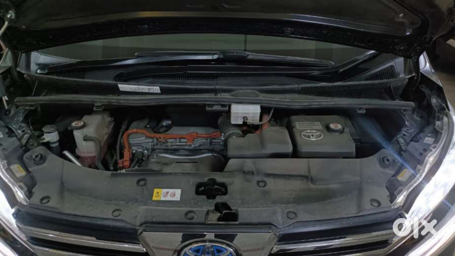 Toyota Vellfire 2.5 Executive Lounge, 2022, Petrol