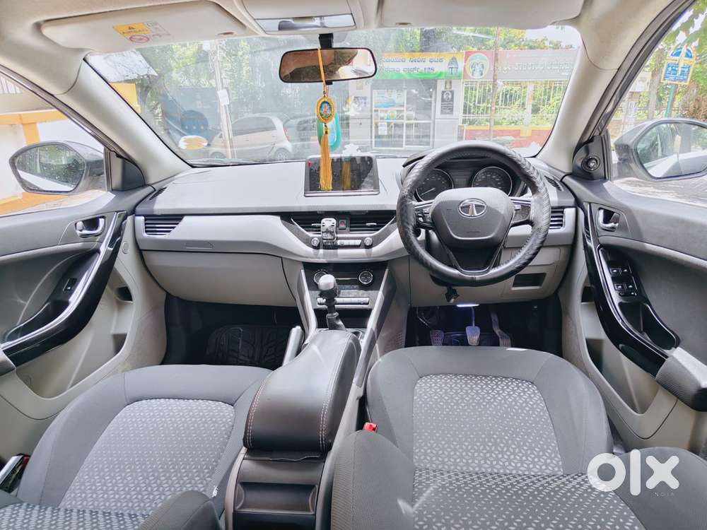Tata Nexon 1.2 Revotron Xz Plus Dual Tone, 2018, Petrol