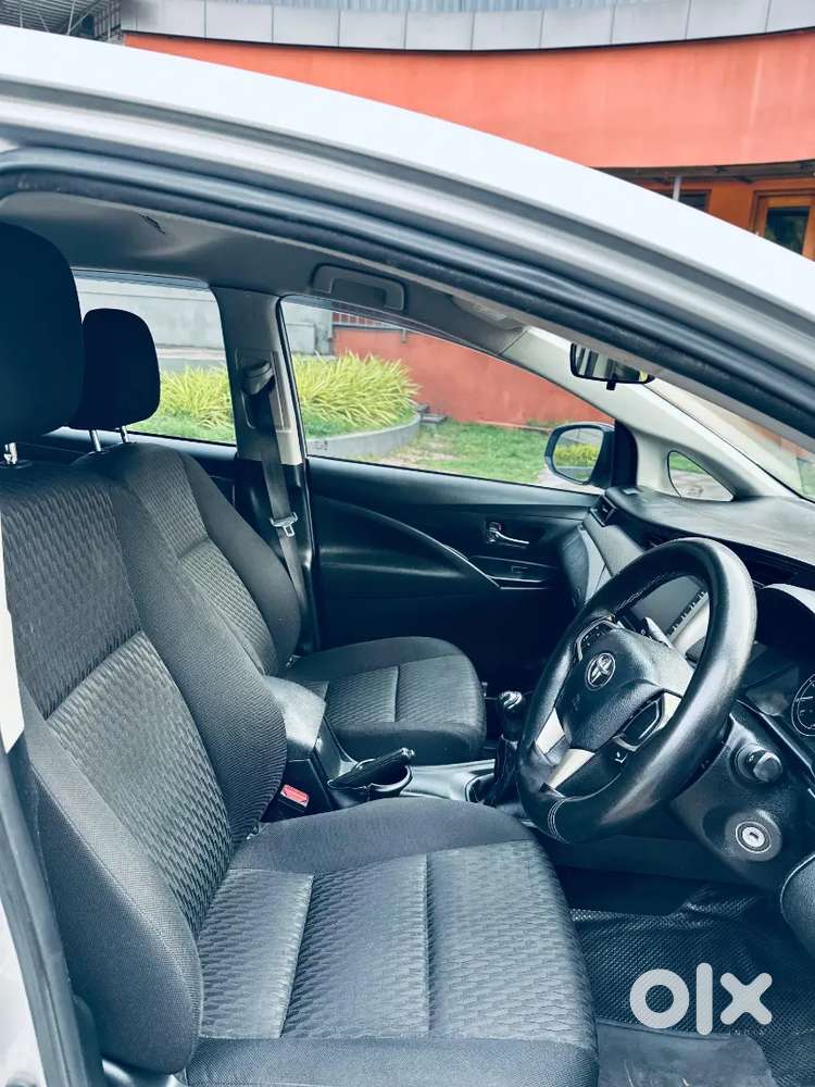 2022 Crysta Single Ownership 2lakh Kilometers