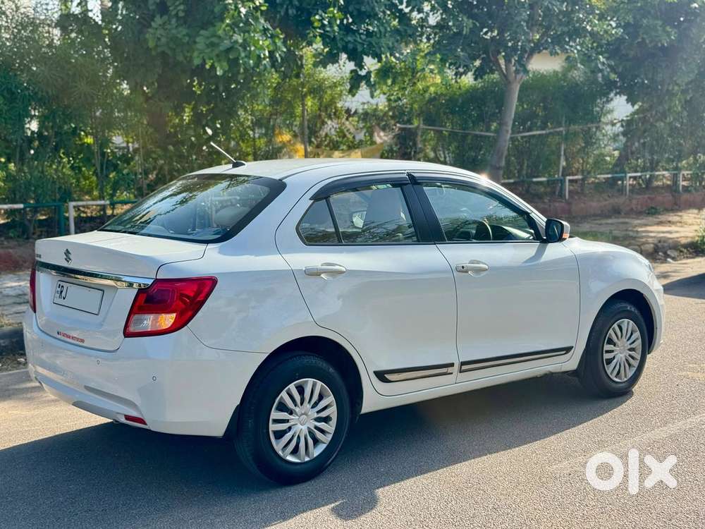 Maruti Suzuki Dzire 1.2 Vxi, 2022, Petrol