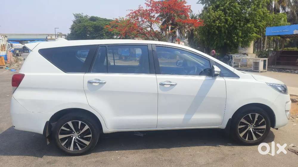 Toyota Innova Crysta 2016