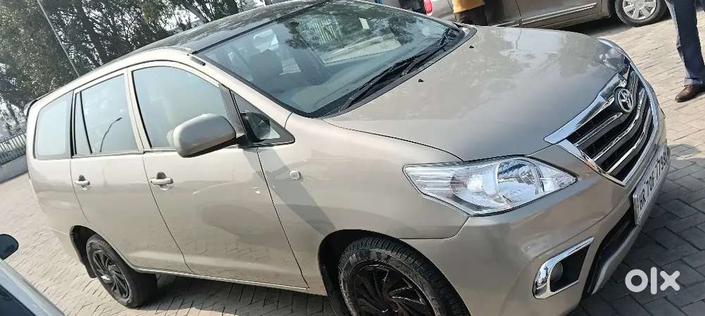 Toyota Innova 2010 Diesel Well Maintained