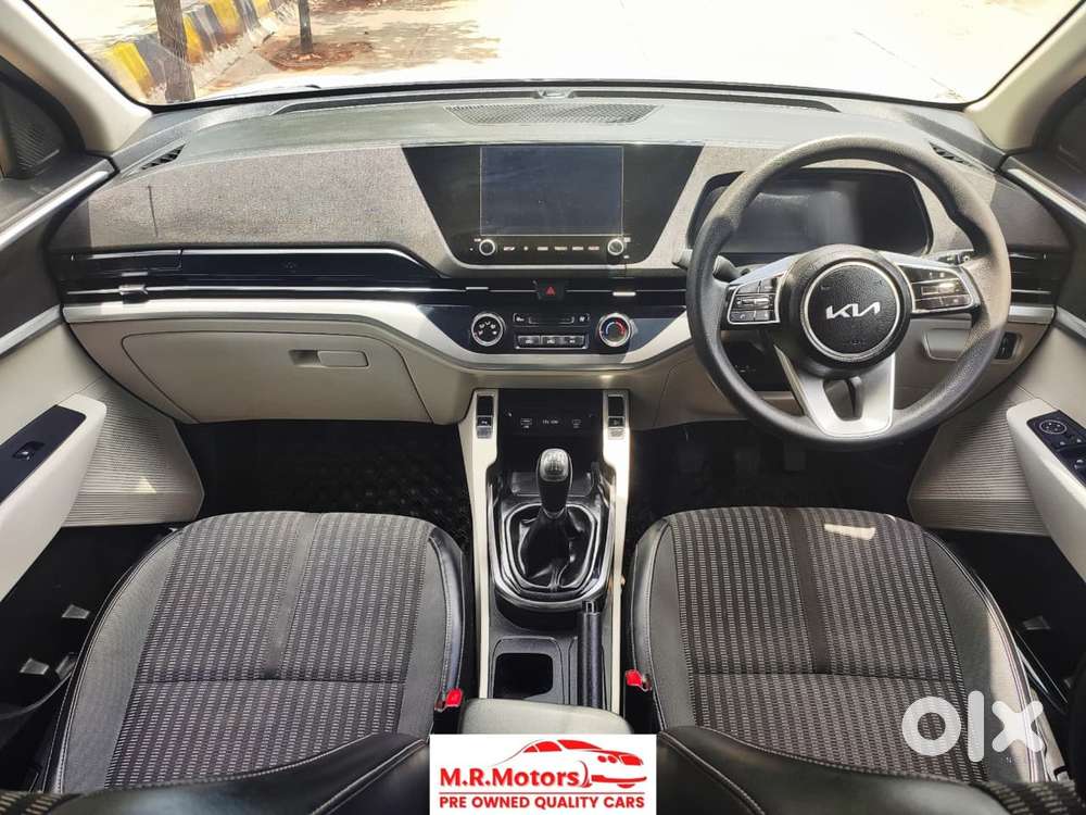 Kia Carens 1.4 Premium 7 Str, 2023, Petrol