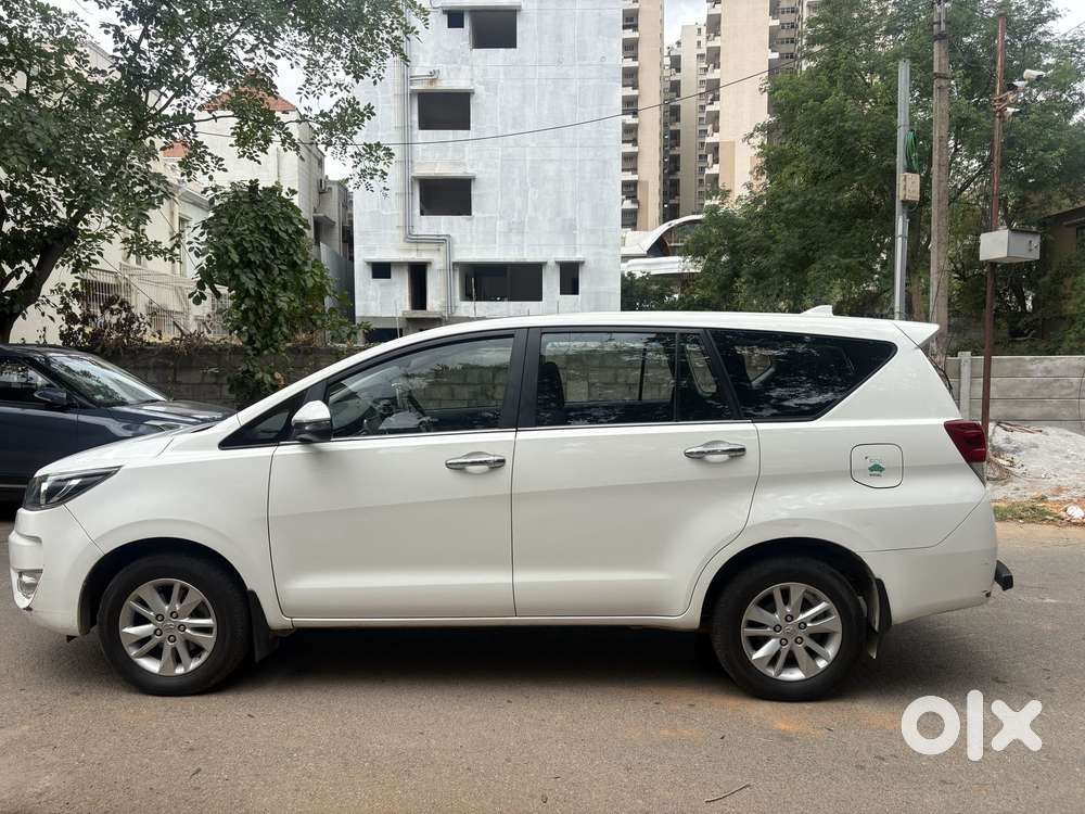 Toyota Innova Crysta 2.4 G Mt 7 Str, 2024, Diesel