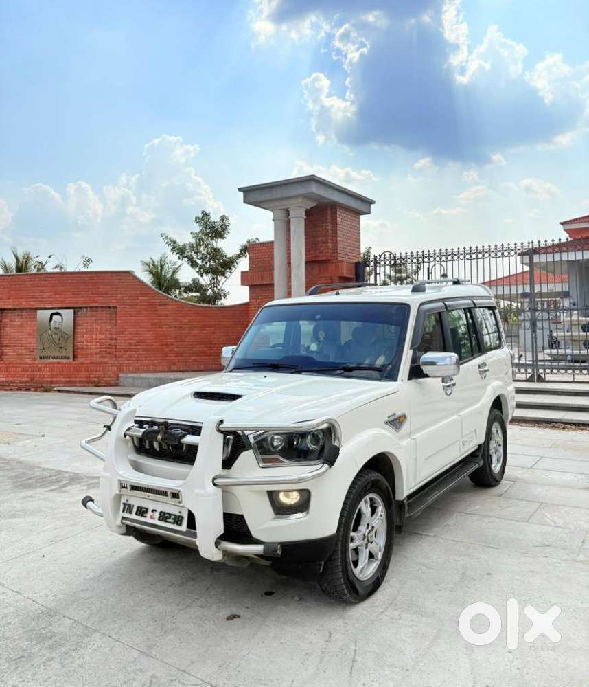 Mahindra Scorpio S10, 2017, Petrol