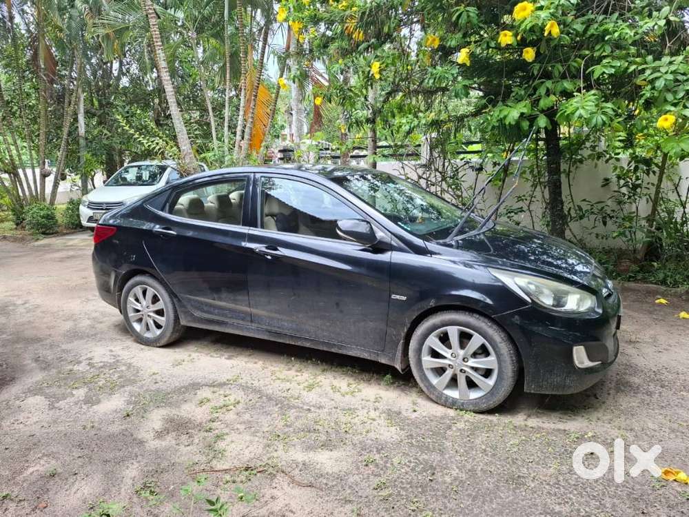 Hyundai Verna, Metallic Black