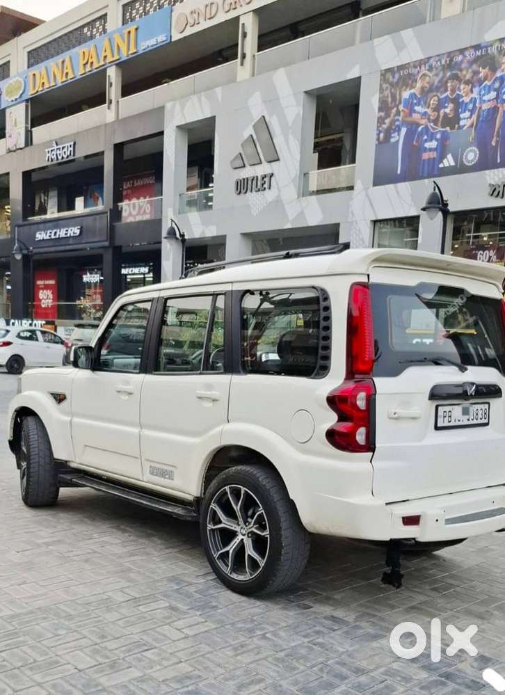 Mahindra Scorpio S10, 2014, Diesel