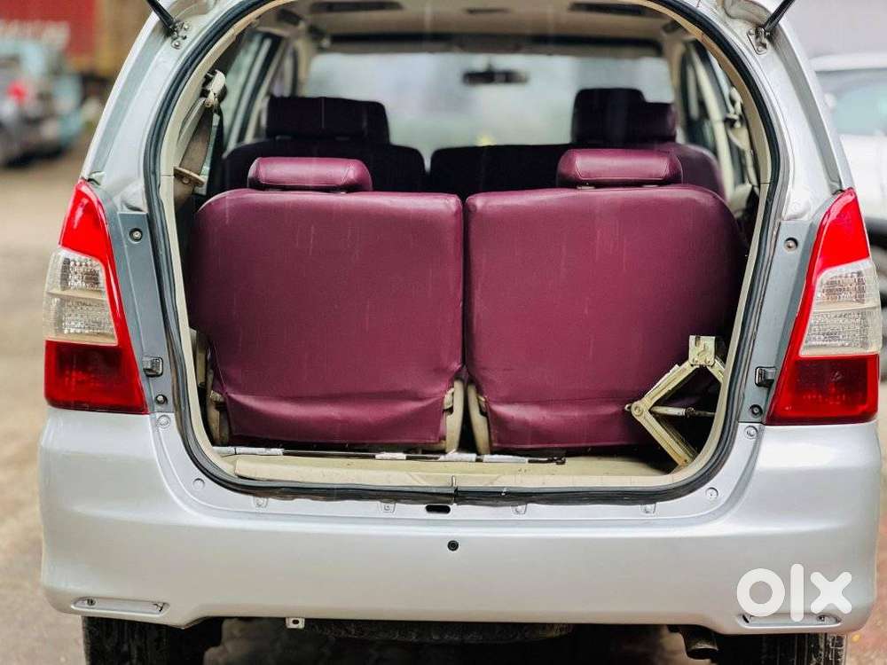 Toyota Innova 2.5 G (diesel) 8 Seater, 2010, Diesel