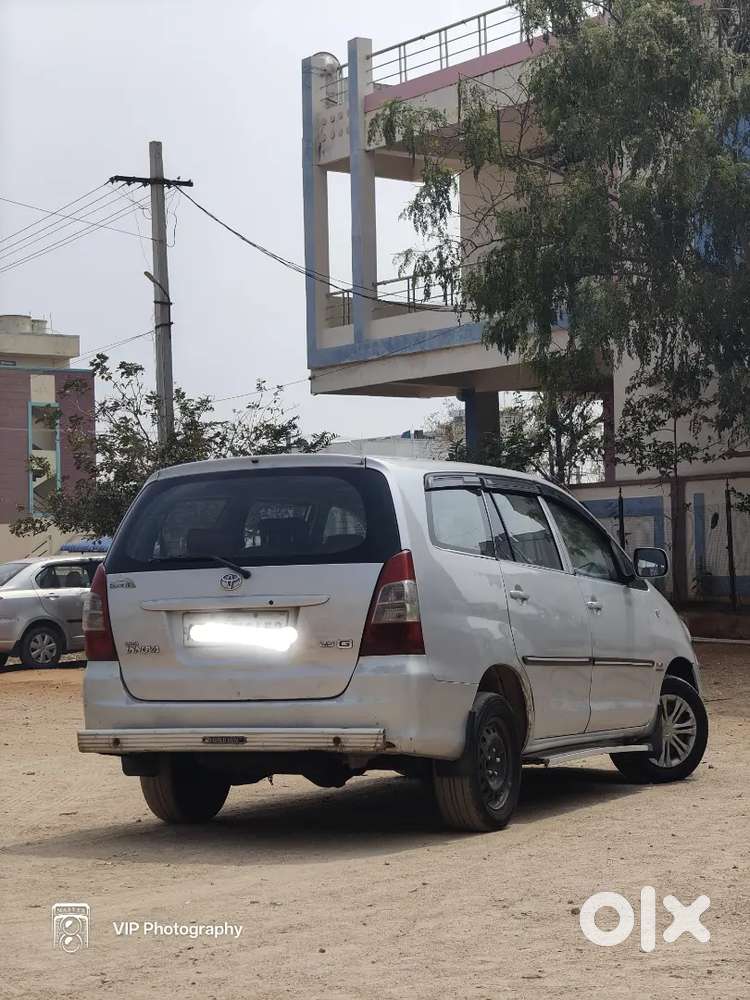 Toyota Innova 2011