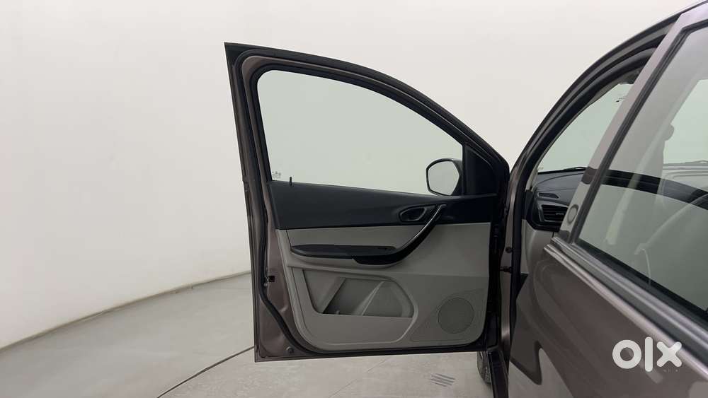 Tata Tiago Xza, 2019, Petrol