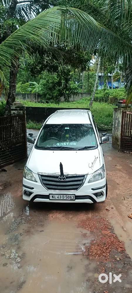Toyota Innova 2012