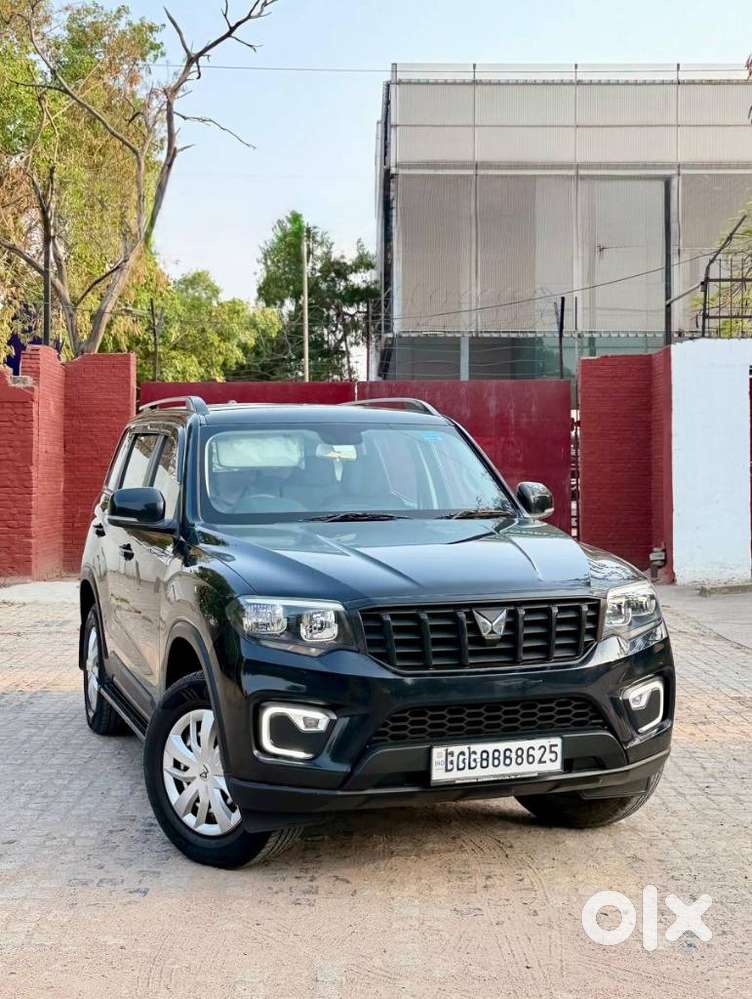 Mahindra Scorpio N Z2 Petrol Mt 7 Str, 2024, Petrol