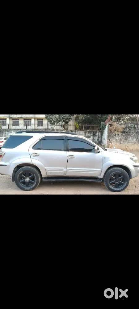 Toyota Fortuner 4x4 2011 Full Loaded He