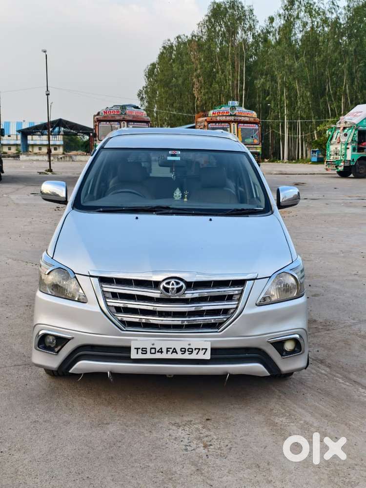 Toyota Innova 2010 Diesel 8seat