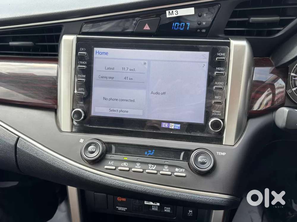 Toyota Innova Crysta [2020-ongoing] 2.4 Vx 8 Str, 2025, Diesel
